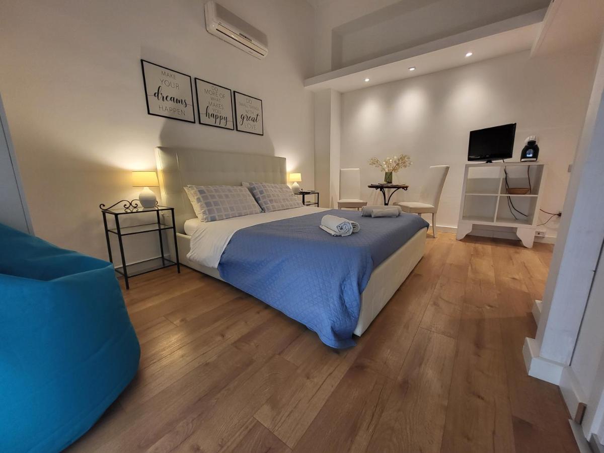 Living Cagliari Marina Bed and Breakfast Buitenkant foto