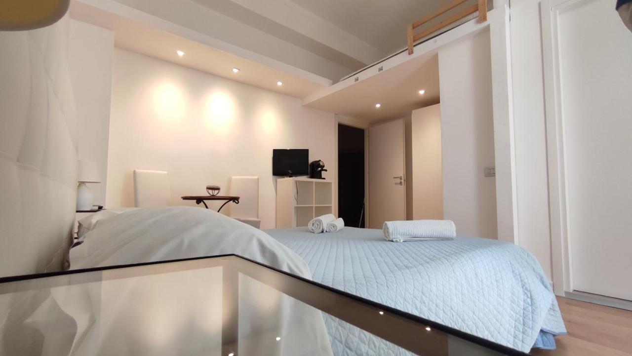 Living Cagliari Marina Bed and Breakfast Buitenkant foto