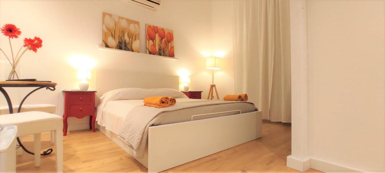 Living Cagliari Marina Bed and Breakfast Buitenkant foto