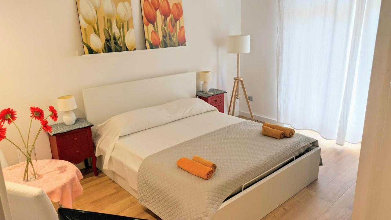 Living Cagliari Marina Bed and Breakfast Buitenkant foto