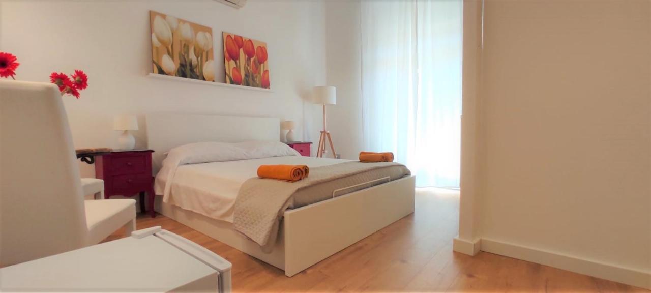 Living Cagliari Marina Bed and Breakfast Buitenkant foto
