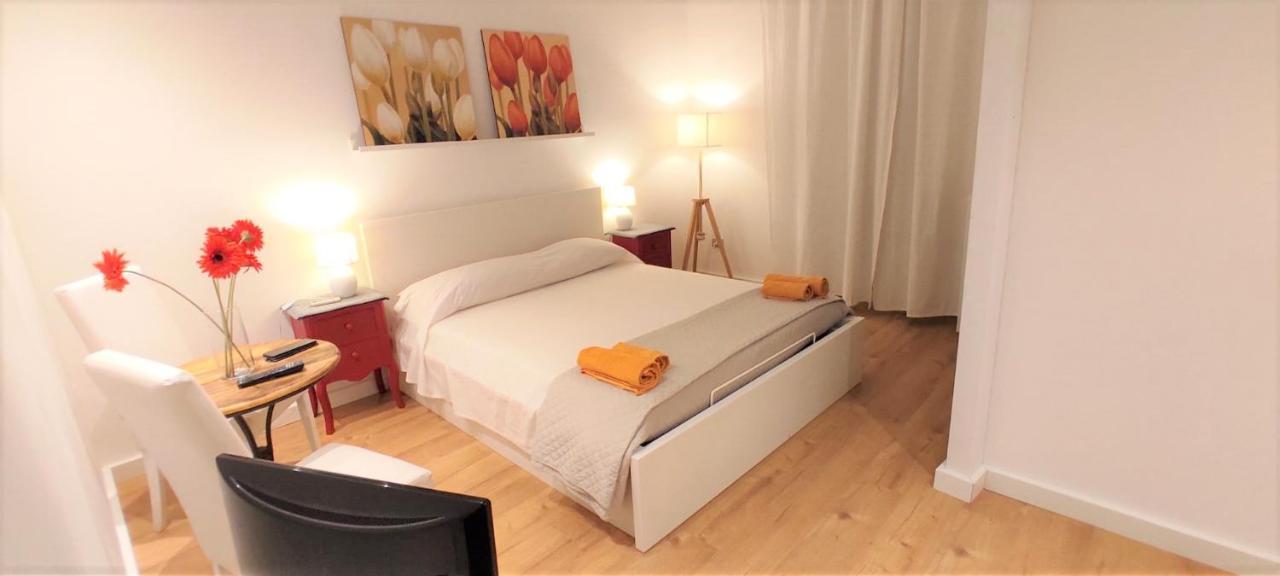 Living Cagliari Marina Bed and Breakfast Buitenkant foto