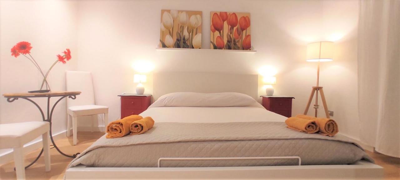 Living Cagliari Marina Bed and Breakfast Buitenkant foto